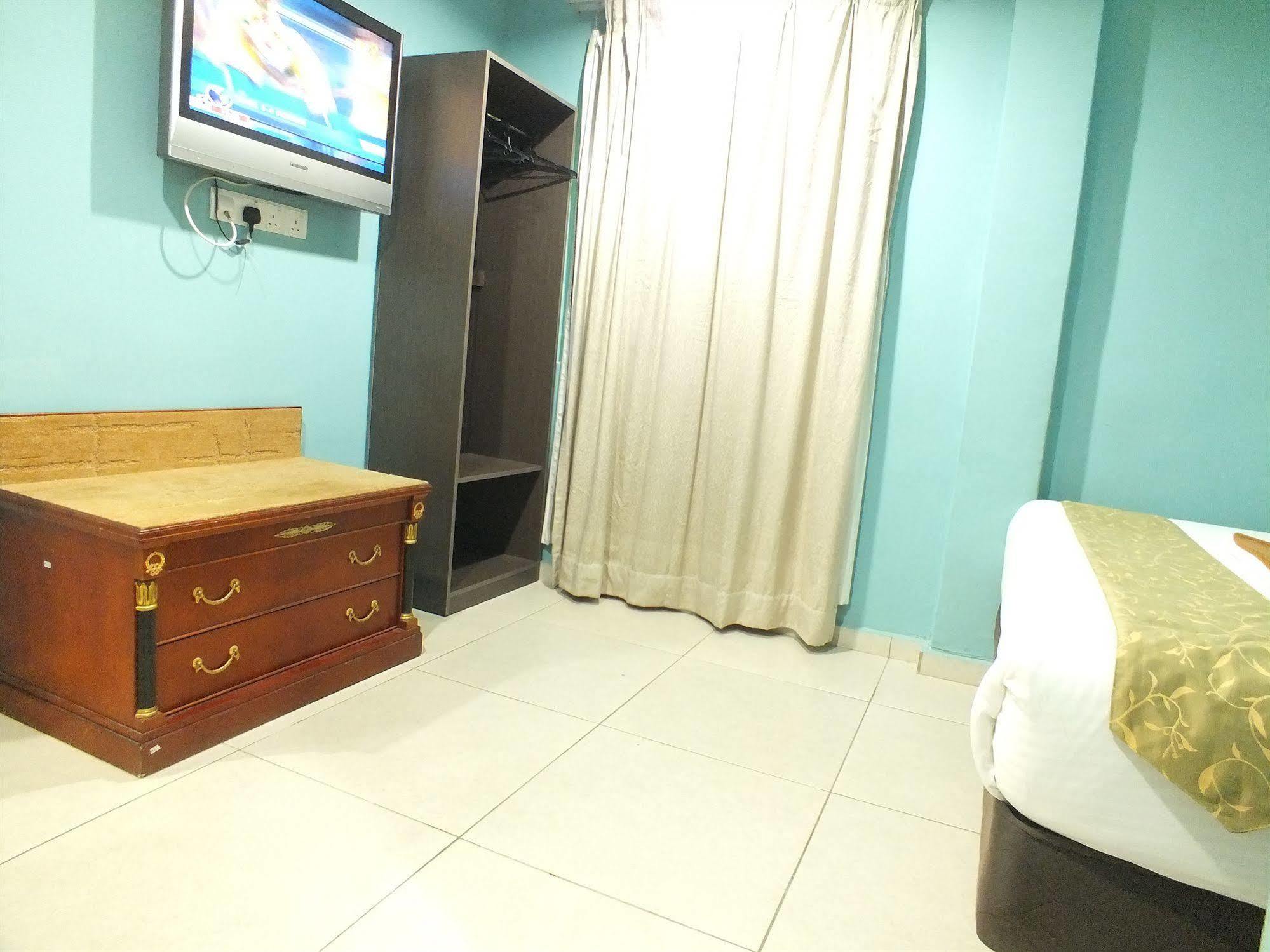 โอโย 90030 โฮเต็ล อัลจาฟส์ Hotel กัวลาลัมเปอร์ ภายนอก รูปภาพ